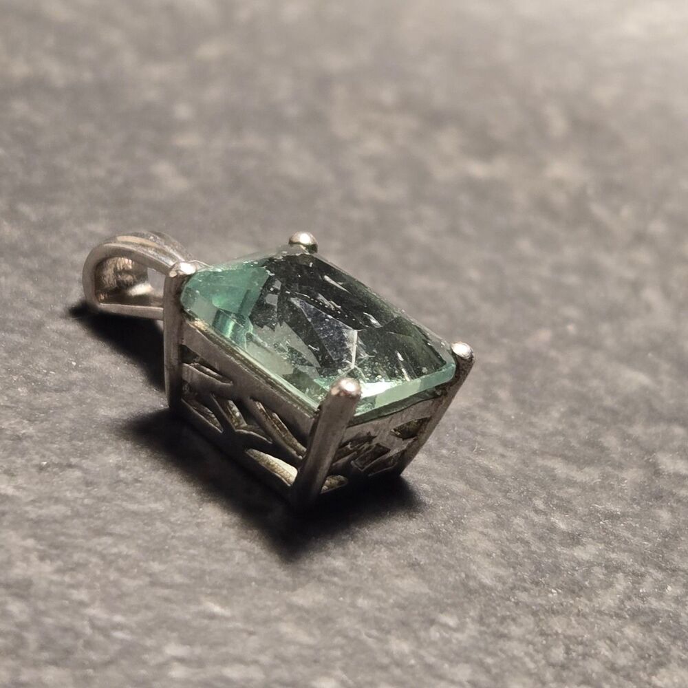 Mint Green Sterling Silver Pendant - Picture 2 of 4